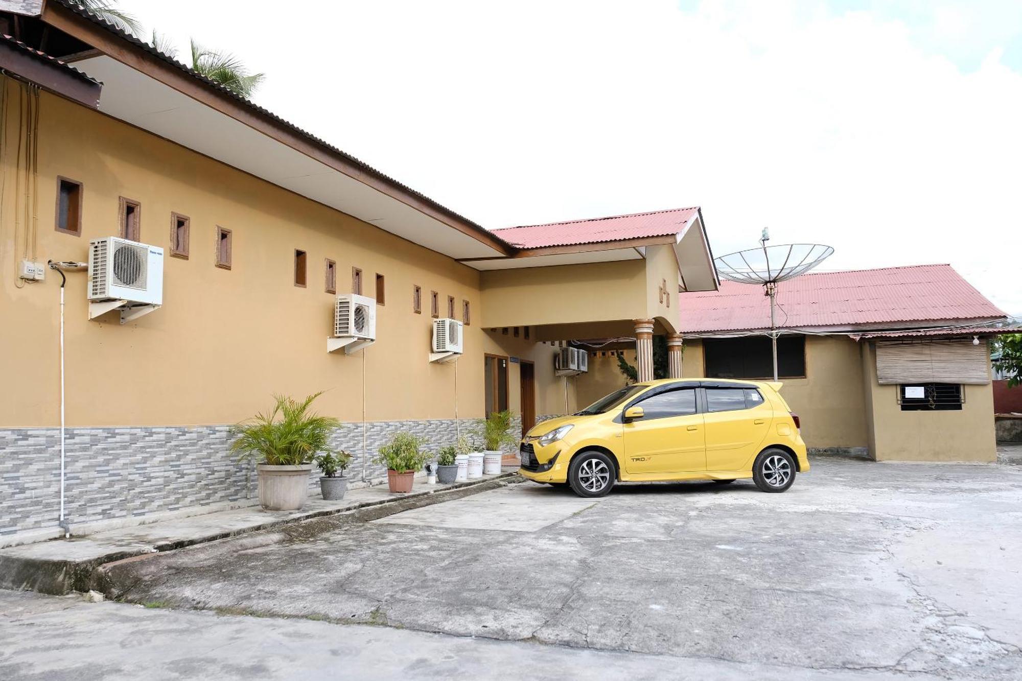 Oyo 2766 Kezia Kost Hotell Tanjung Pandan Eksteriør bilde